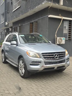 Mercedes-Benz M Class ML350 4dr SUV (3.5L 6cyl 7A) 2014 Blue