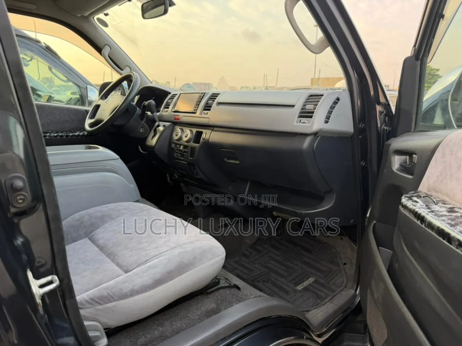 Toyota HiAce 2010 Grey