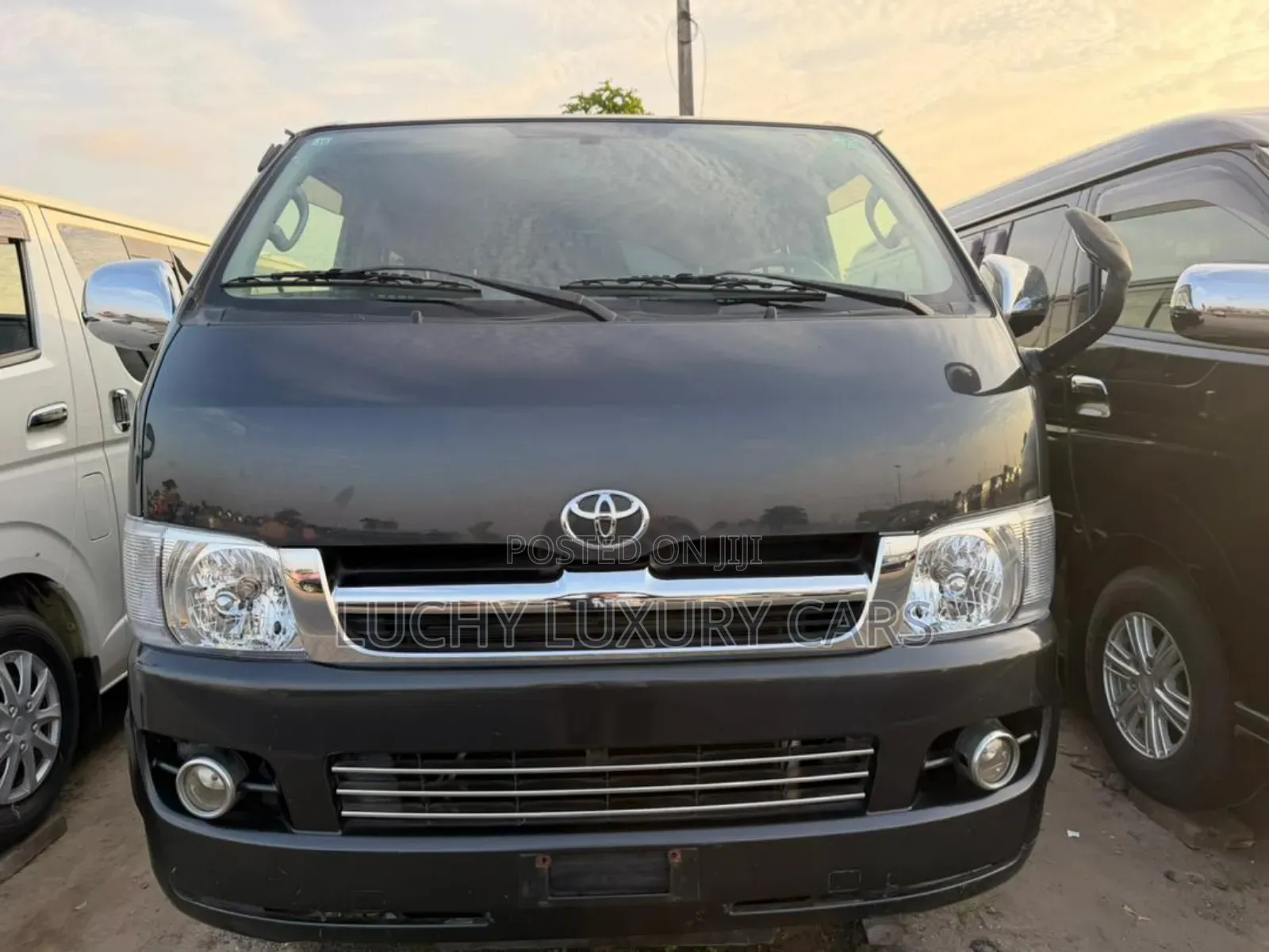 Toyota HiAce 2010 Grey