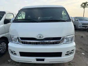 Toyota HiAce 2013 White