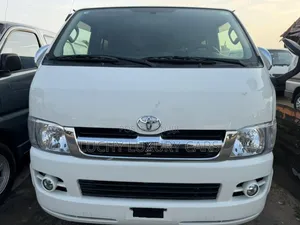 Toyota HiAce 2010 White