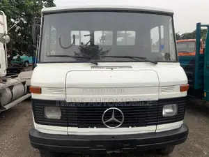 Mercedes-Benz 608 Truck