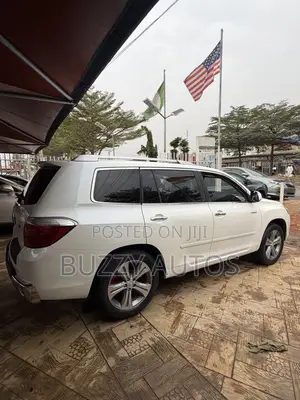 Toyota Highlander Limited 2009 White