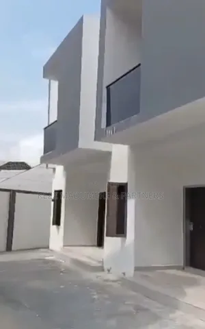 10bdrm Duplex in Rumuosi Port for sale