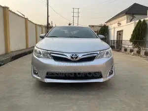 Toyota Camry LE 4dr Sedan (2.5L 4cyl 6A) 2014 Silver