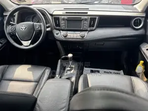 Toyota RAV4 Limited 4dr SUV AWD (2.5L 4cyl 6A) 2014 Red