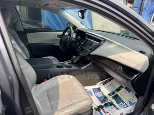 Toyota Avalon Limited Sedan FWD (3.5L 6cyl 6A) 2013