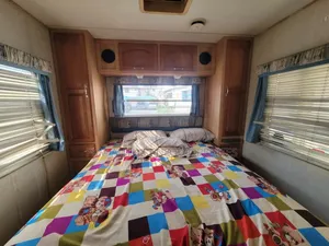 Bus 2015 White