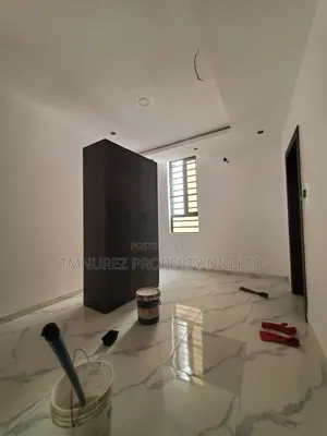 3bdrm Apartment in Lekki Phase1 for rent