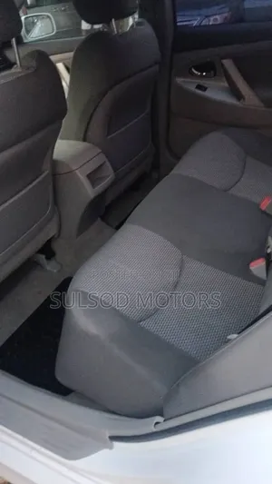 Toyota Camry SE 4dr Sedan (2.5L 4cyl 6AM) 2010 White