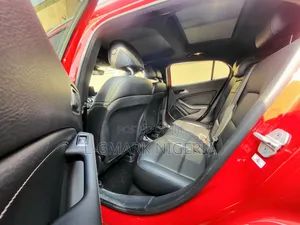 Mercedes-Benz GLA 250 2017 Red