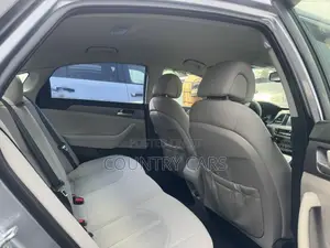 Hyundai Sonata Base Sedan FWD (2.4L 4cyl 6A) 2016 Gray