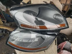 Set Of Head Light Audi Tt 2005