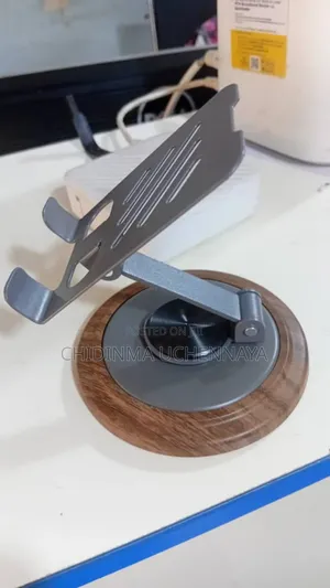 Professional Walnut Base Phone Holder