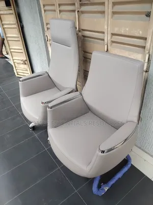 Imported Quality Executive Swivel And Guest Chair