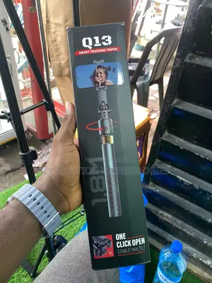 Q13 Smart Tracking Tripod