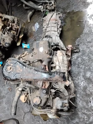Engine and Gearbox Toyota Hiace Old Model Cabrator 22r