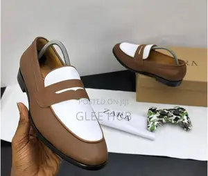 Two-Toned Flat Shoes