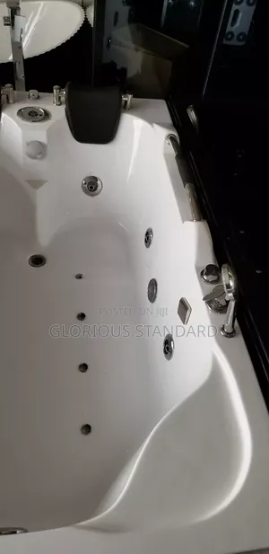 White Double Curve Jacuzzi Bathtub 180x120 Cm