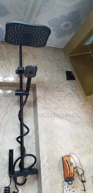Black Piano Shower
