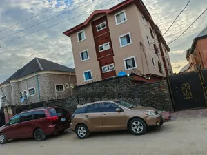 2bdrm Block of Flats in Sherifatu Estate, Satellite Town for sale