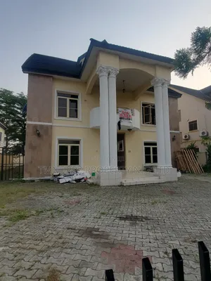 5bdrm Duplex in Chevron for sale