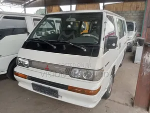Mitsubishi L300 2000 White