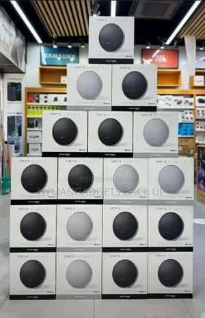 Onyx Studio 9 Speaker Brand New