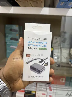 Usb-C to Hub Pd Adapter – 4-in-1 ()