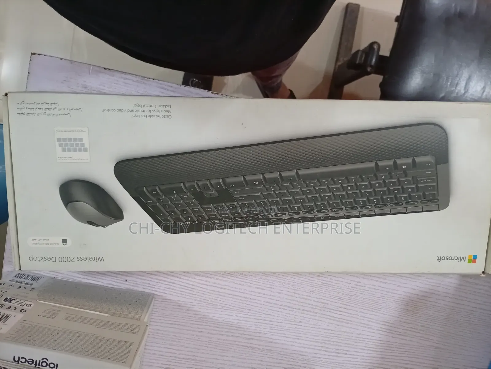 Microsoft Wireless Desktop 2000 Keyboard Mouse Combo – Black