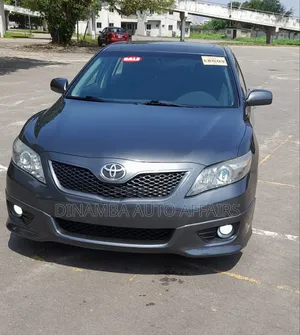 Toyota Camry SE 4dr Sedan (2.5L 4cyl 6A) 2011 Gray
