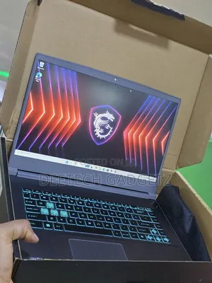 Laptop MSI 8GB AMD Ryzen 5 SSD 512GB