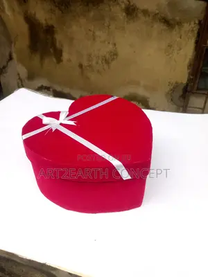Gift Box- Heart Shape(Red Velvet)