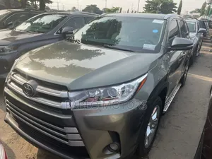 Toyota Highlander Limited V6 4x4 (3.5L 6cyl 6A) 2016 Green