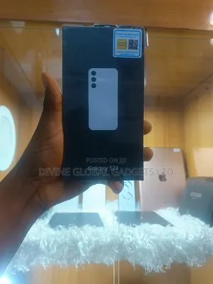 New Samsung Galaxy S23 128 GB Green