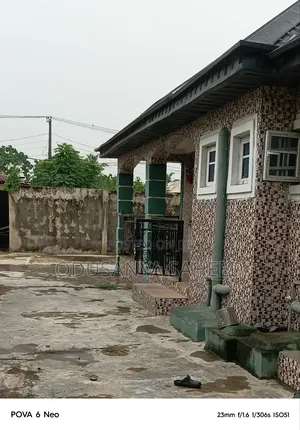 5bdrm Bungalow in Isasi Ibeshe for sale