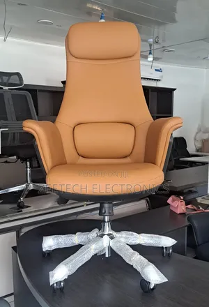 High-Quality Leather Executive Office Swivel Chair.