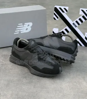 New Balance 327 Triple Black