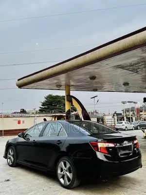 Toyota Camry SE 4dr Sedan (2.5L 4cyl 6A) 2014 Black