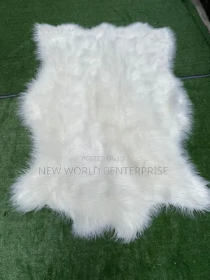 Butterfly Shape White Colour Fur Rug