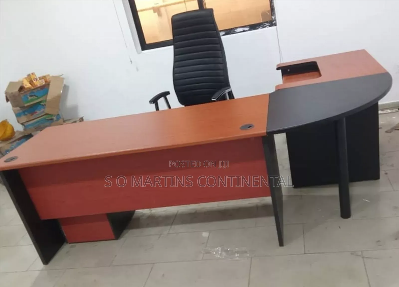 Executive Quality Simple Office Table
