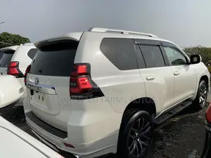 Toyota Land Cruiser Prado 4.0 Petrol TX-L 2022 White