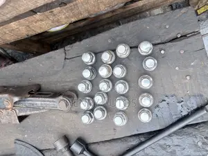 Tyre Nut Available in Quantity
