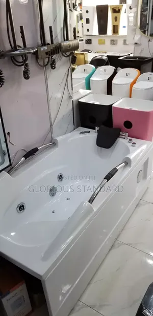 Single Jacuzzi
