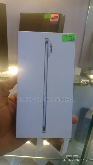 New Apple iPhone 17 256 GB Orange
