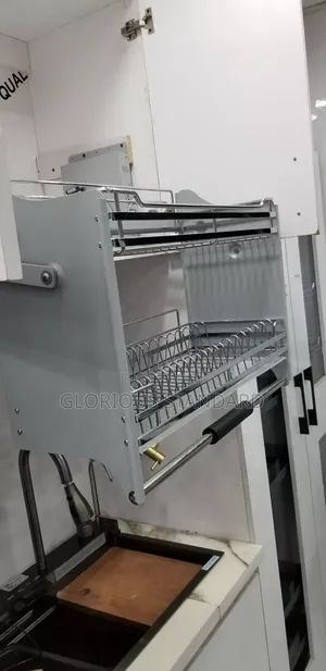 Pull Out Plates Rack