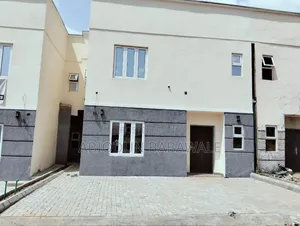 4bdrm Duplex in Brains And Hammer for rent