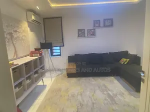 5bdrm House in Adeniyi Jones for sale