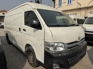 Toyota HiAce 2014 White