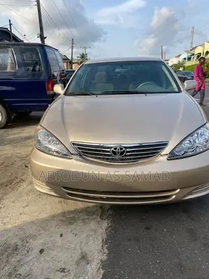 Toyota Camry LE 4dr Sedan (2.4L 4cyl 5A) 2006 Gold